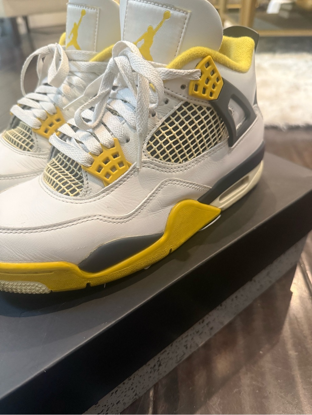 Jordan Women White and Yellow Retro Sneakers 4 - Picture 5 of 8